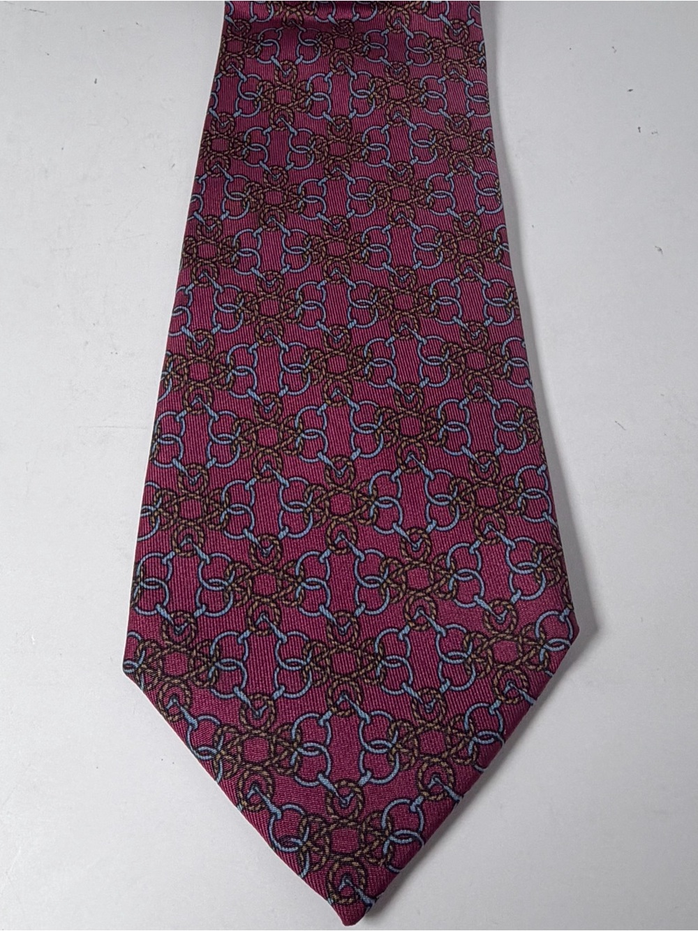 Hermes Menโs Silk Interlocking Horse Bit Pattern Tie Burgundy, Light Blue 760 UA